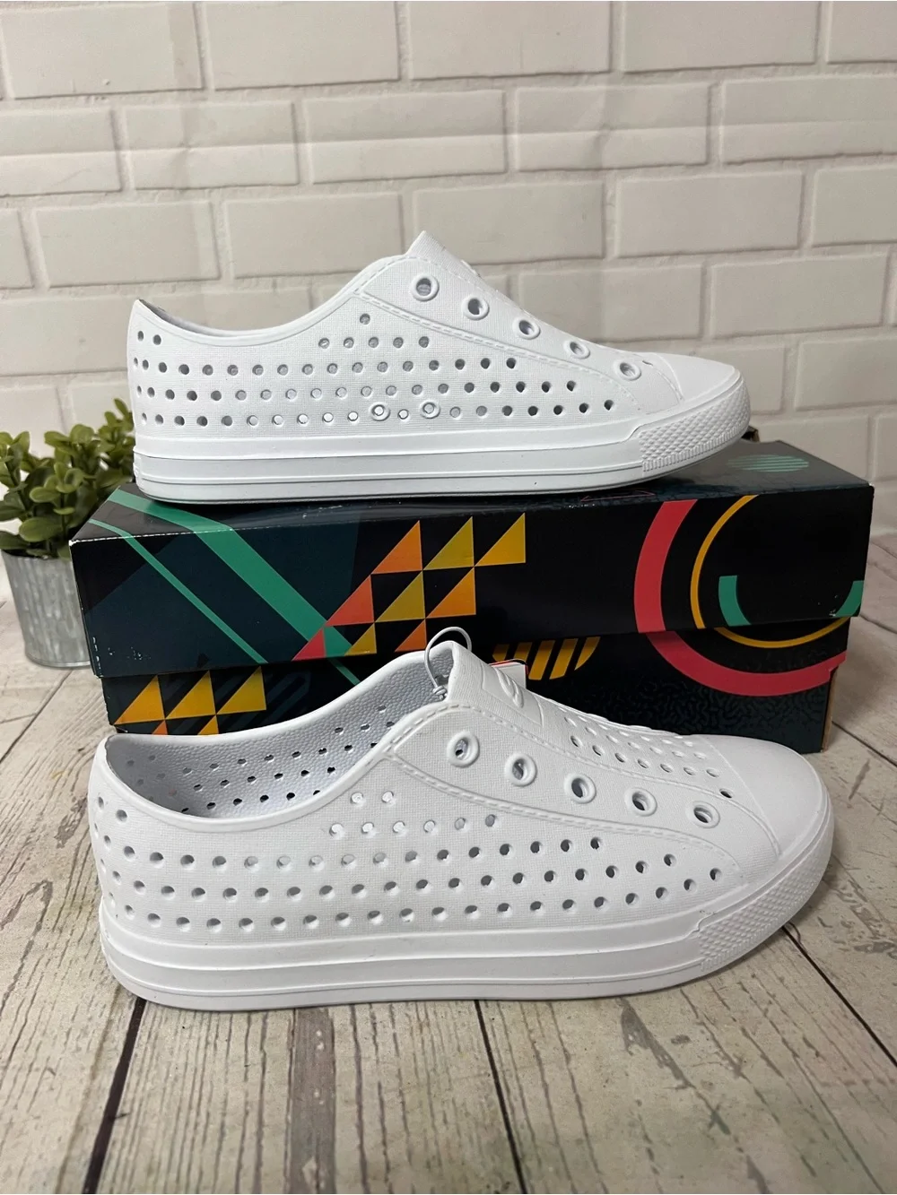 Skechers Foamies Guzman Lite Kids Water Sneaker Shoes White Slip On Size 2 NIB